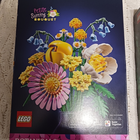 LEGO Botanical Collection Set - Picture 2 of 4